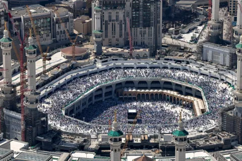 شاهد بالفيديو كثافة الحجاج في طواف الوداع
