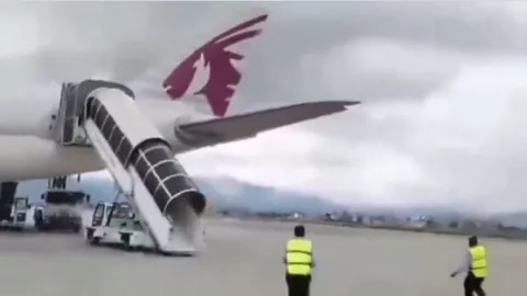 فيديو جديد يوثق لحظة سقوط طائرة نيبال
