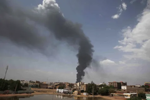 السودان ...مصرع 8 من عائلة واحدة بقصف على مسجد بالفاشر