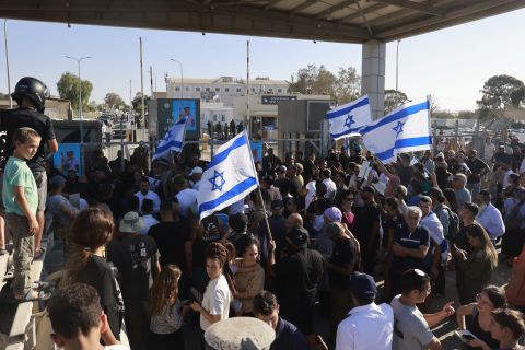 Storming Sde Teiman camp sparks controversy among Israelis