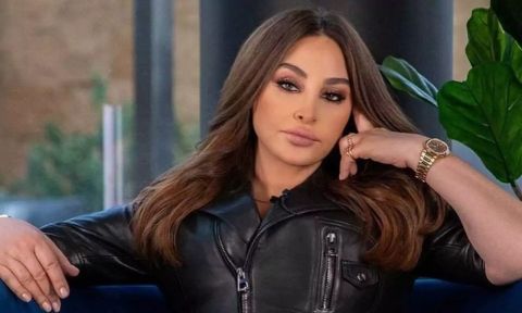فشل حفل إليسا قبل بدايته.. والتذاكر بالمجان!