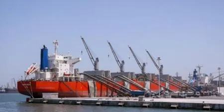 للمرة الثانية.. الحوثيون يستهدفون سفينة