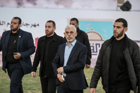 حماس تختار السنوار خلفا لهنية.. هل هو الأخطر؟
