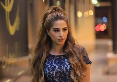متحولة جنسية تحتضن وتقبل فوز الفهد.. والجمهور: مسكينة ما كانت تعرف