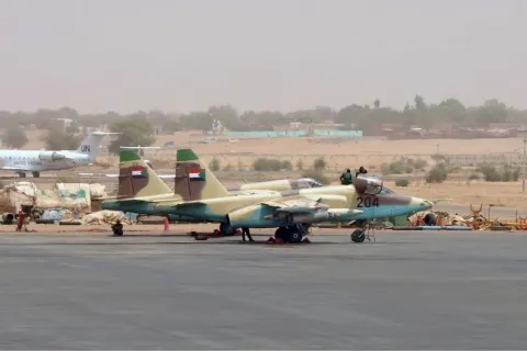 السودان...طيران الجيش يشن سلسلة غارات على مدينتي الفاشر والضعين