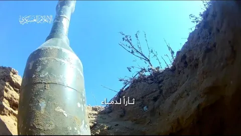 شاهد..القسام تواصل الدفاع عن رفح وتستهدف آليات الاحتلال