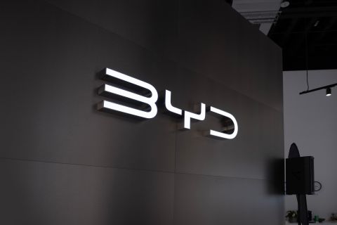 Chinese BYD surpasses Tesla’s quarterly revenue for the first time