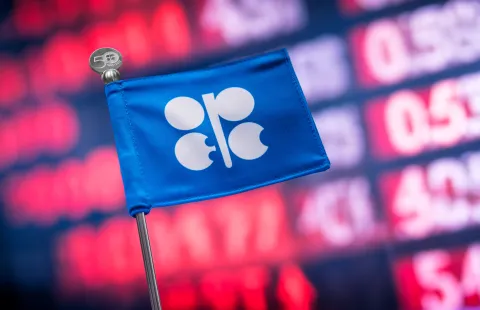 Oil prices drop to 4-year low following Trump's tariffs