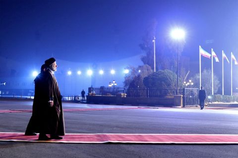 Iran halts flights amid US efforts to deter Israeli retaliation