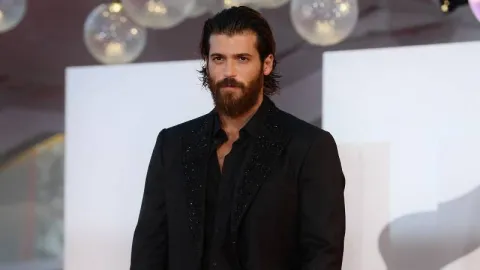 Can Yaman wins best international actor at South International Series Festival in Spain