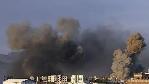 US-UK airstrikes hit Al-Salif area in Hodeida, Yemen
