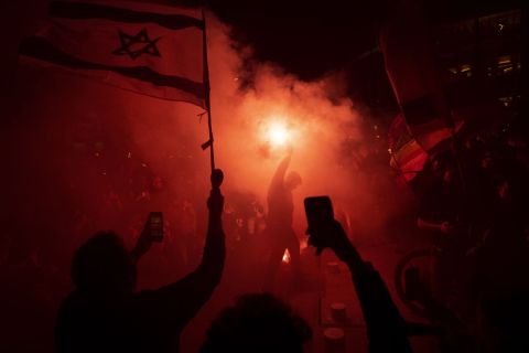 أساؤوا لفلسطين..مئات الإسرائيليين يتعرضون لهجمات عنيفة في هولندا(فيديوهات)