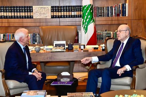بوريل من بيروت: لبنان على شفير الإنهيار 