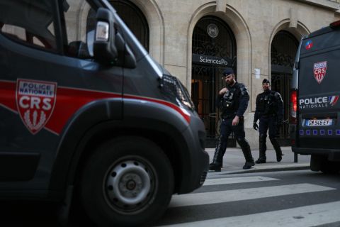 فيديو مرعب: شاب يقتل مشردين بطريقة بشعة في فرنسا وهولندا