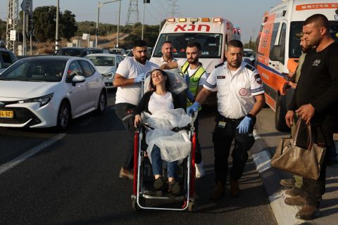 إصابة 19 شخصا بصواريخ حزب الله وسط 