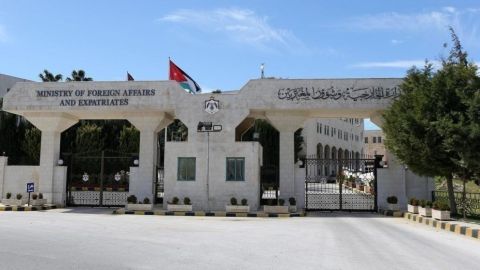 الفصائل المسلحة تعلن السيطرة الكاملة على درعا.. إليكم المشهد السوري