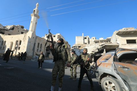Syria: Armed groups impose curfew in Aleppo amid displacement and food shortages