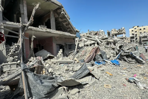 عشرات الشهداء بقصف إسرائيلي على منزلين في قطاع غزة