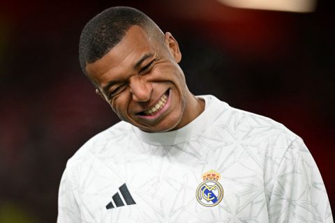 Real Madrid turn to Zidane for Mbappe advice