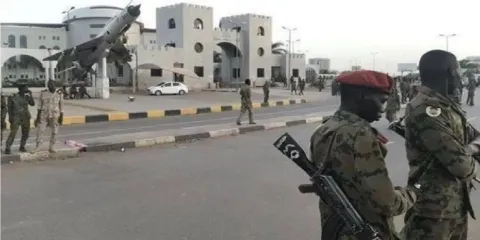 بالفيديو.. لحظة تسليم المجندات الإسرائيليات الأسيرات الأربعة في ميدان فلسطين