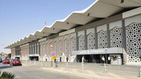 بـ50 طعنة رجل يقتل مصليا في فرنسا.. ومظاهرات حاشدة ضد خطاب 