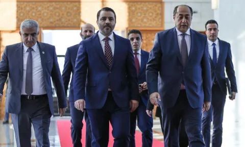 أول وفد عربي رسمي يزور دمشق ويلتقي القيادة الجديدة