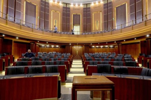 Lebanese lawmakers begin voting to elect new president
