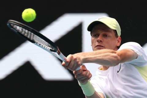 Sinner Starts Australian Open 2025 Title Defense with Dominant Straight-Set Victory