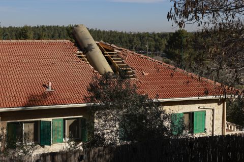Missile from Yemen intercepted by Israeli army, disrupting Ben Gurion airport operations