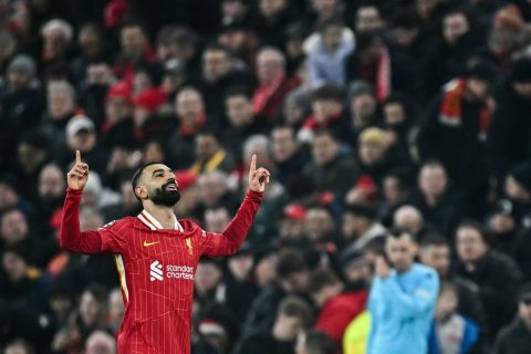 صلاح يصل إلى 50 هدفًا في أوروبا: هل يكون تجديد عقده مع ليفربول الخطوة التالية؟