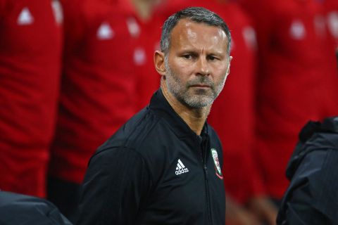 Giggs Slams Manchester United: Miles Away from the Top