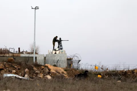Israeli forces withdraw from positions in Syria
