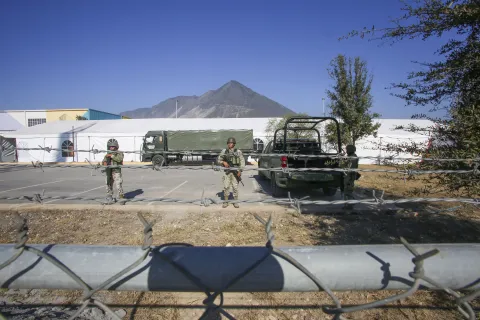 Mexico deploys 10,000 troops to U.S. border as Trump agrees to one-month tariff freeze