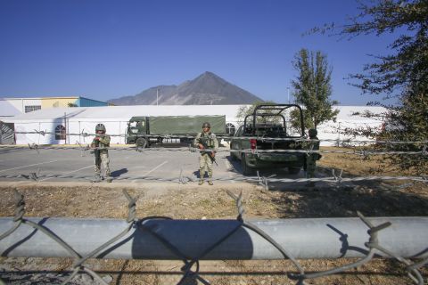 Mexico deploys 10,000 troops to U.S. border as Trump agrees to one-month tariff freeze