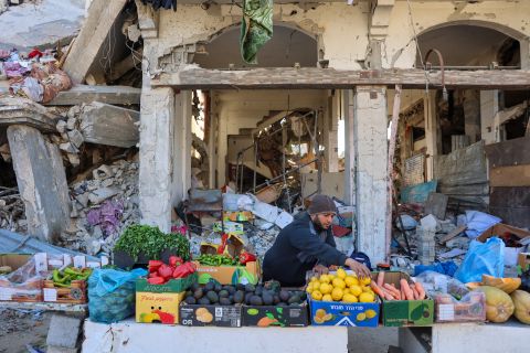 Netanyahu halts aid to Gaza as ceasefire expires