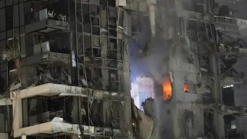 أنباء عن استهداف منزل نتنياهو في موجة الصواريخ الإيرانية اليوم