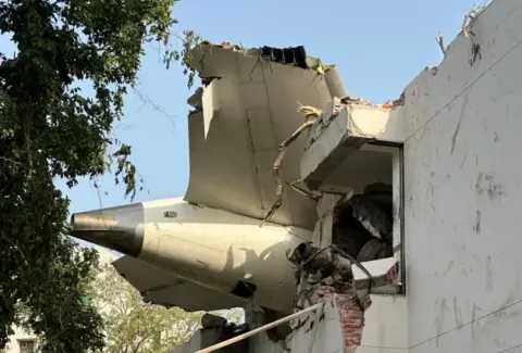 تطور جديد على الطائرة الهندية المنكوبة.. هل اقترب فك اللغز؟