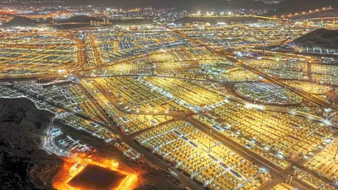 عشية عرفات.. مليون ونصف مليون حاج يستعدون لتأدية
