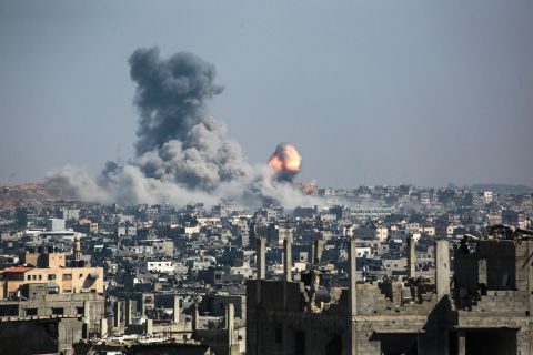 Ambushes kill Israeli soldiers as 80 Palestinians killed in Israeli assaults on Gaza aid zone