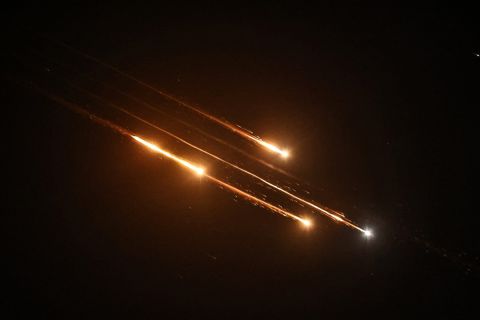 Several Iranian missiles hit various areas in Israel