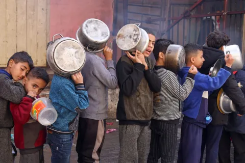 مئات الشهداء.. مجزرة إسرائيلية جديدة قرب مركز