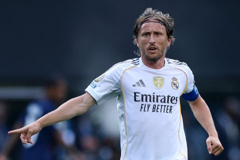 تفاصيل انتقال لوكا مودريتش إلى ميلان والفحص الطبي