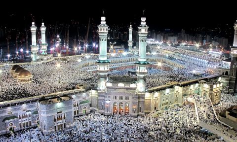 مصرع وإصابة 42 شخصا في الجزائر.. والدولة تتخذ قرارها