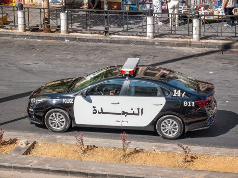 الأردن : نسبة تظليل المركبات المسموحة وكيفية تجنب المخالفات