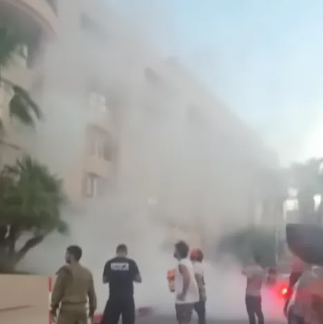 اليمن ينجح باختراق الدفاعات الإسرائيلية ويقصف فندقًا في 