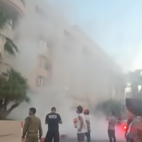 اليمن ينجح باختراق الدفاعات الإسرائيلية ويقصف فندقًا في 