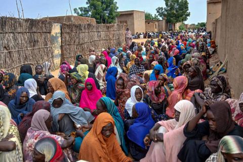 المجاعة والكوليرا فكّان يفترسان السودانيين