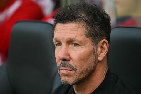 سيميوني يفاجئ الجميع: برشلونة هو الفريق الأفضل..ورافينيا الأروع
