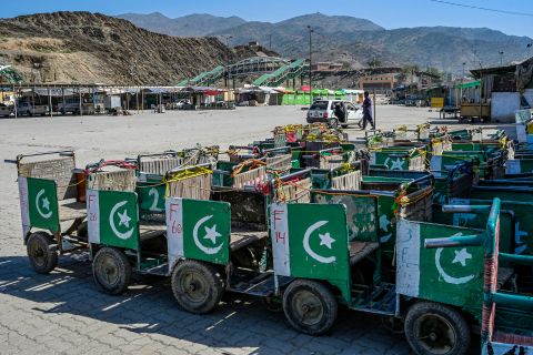 Deadly Pakistan–Afghanistan border clashes escalate, dozens killed