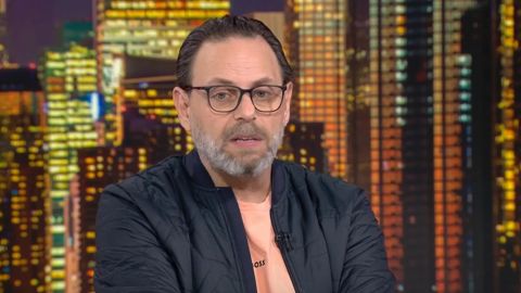 سيف الدين سبيعي: الوحدة ثقيلة وحبي لـ سلافة معمار لم يتوقف